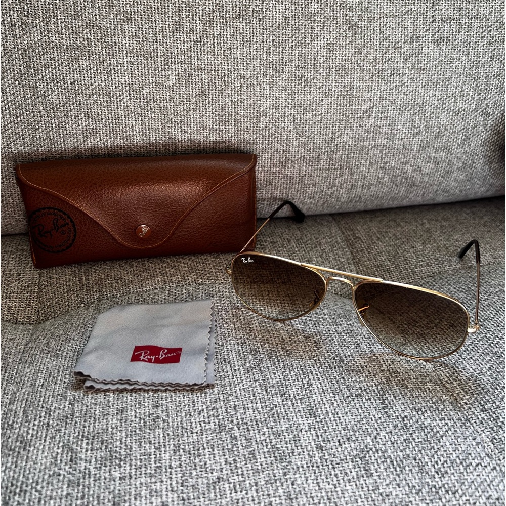 Ray-Ban sunglasses, aviators, gold color, good condition as you see in picture